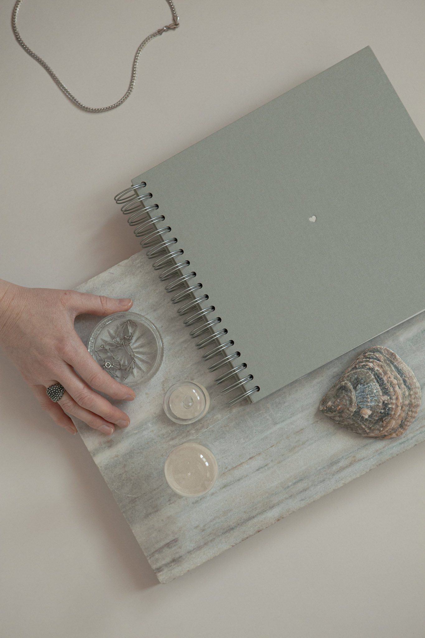 Album na spirali 26 x 25 cm góry z symbolem SERCE