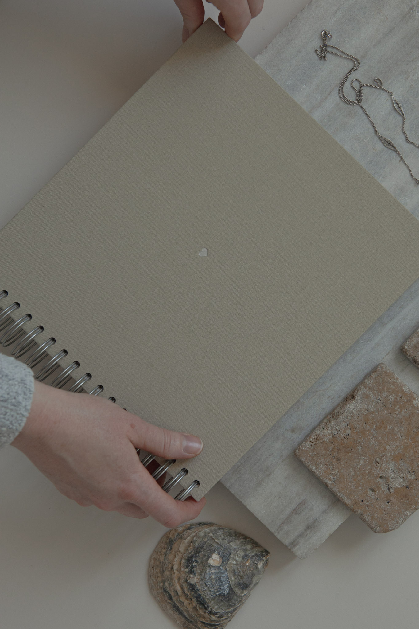 Album na spirali 26 x 25 cm łąka z symbolem SERCE