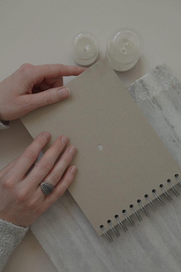 Album na spirali 20 x 15 cm łąka z symbolem SERCE