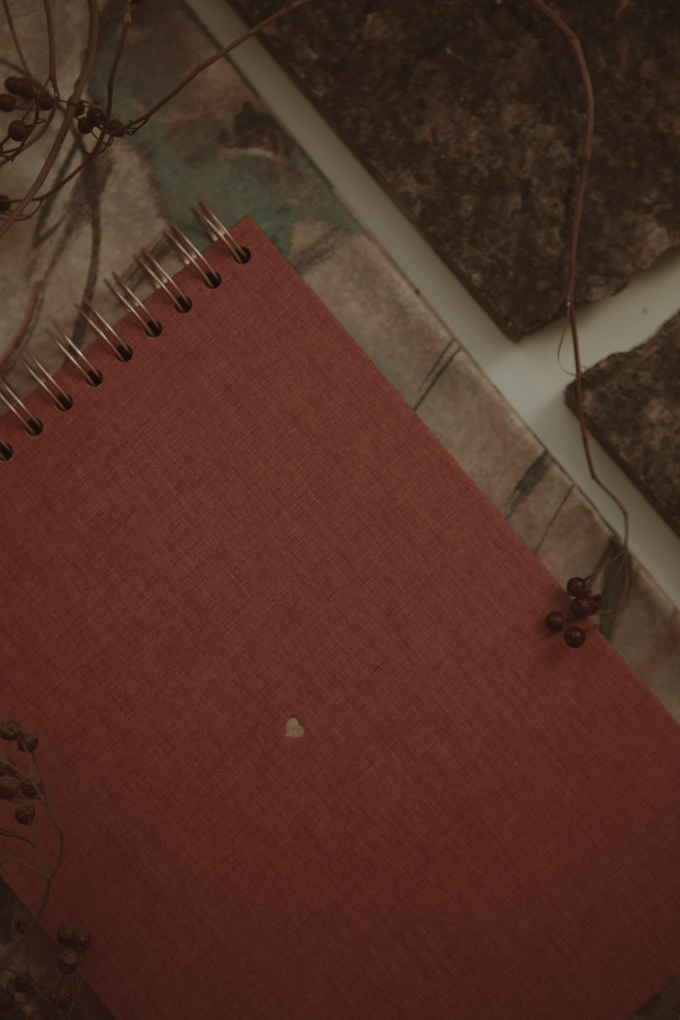 Album na spirali 28 x 20 cm konfitura jarzębinowa z symbolem SERCE