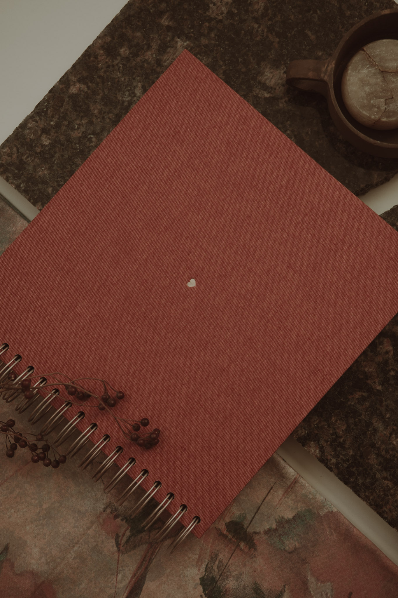 Album na spirali 26 x 25 cm konfitura jarzębinowa z symbolem SERCE