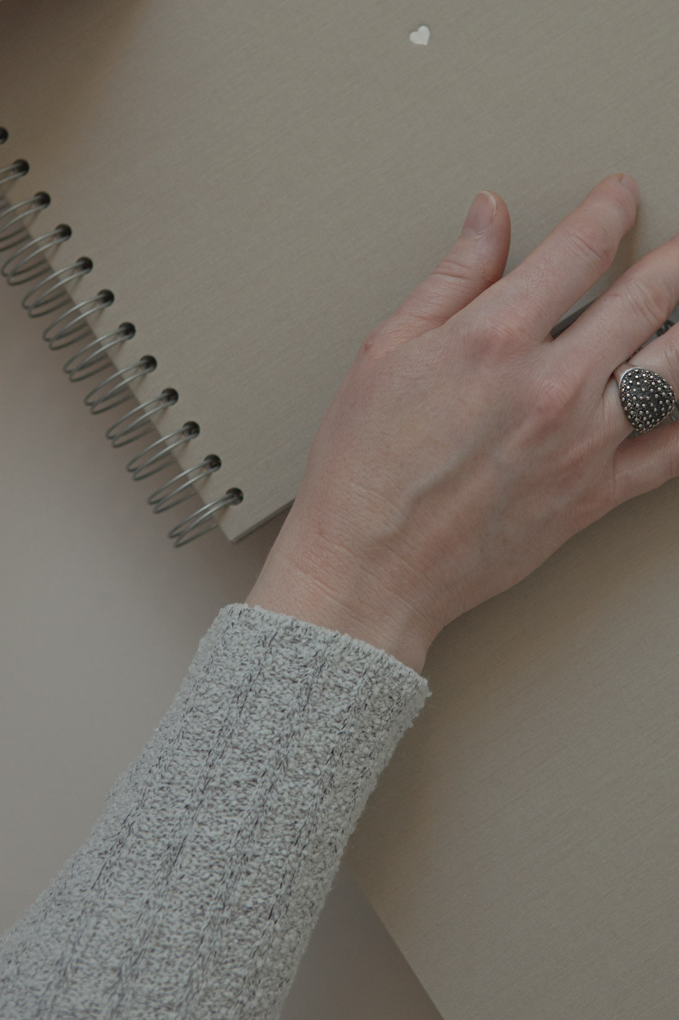 Album na spirali 28 x 20 cm łąka z symbolem SERCE