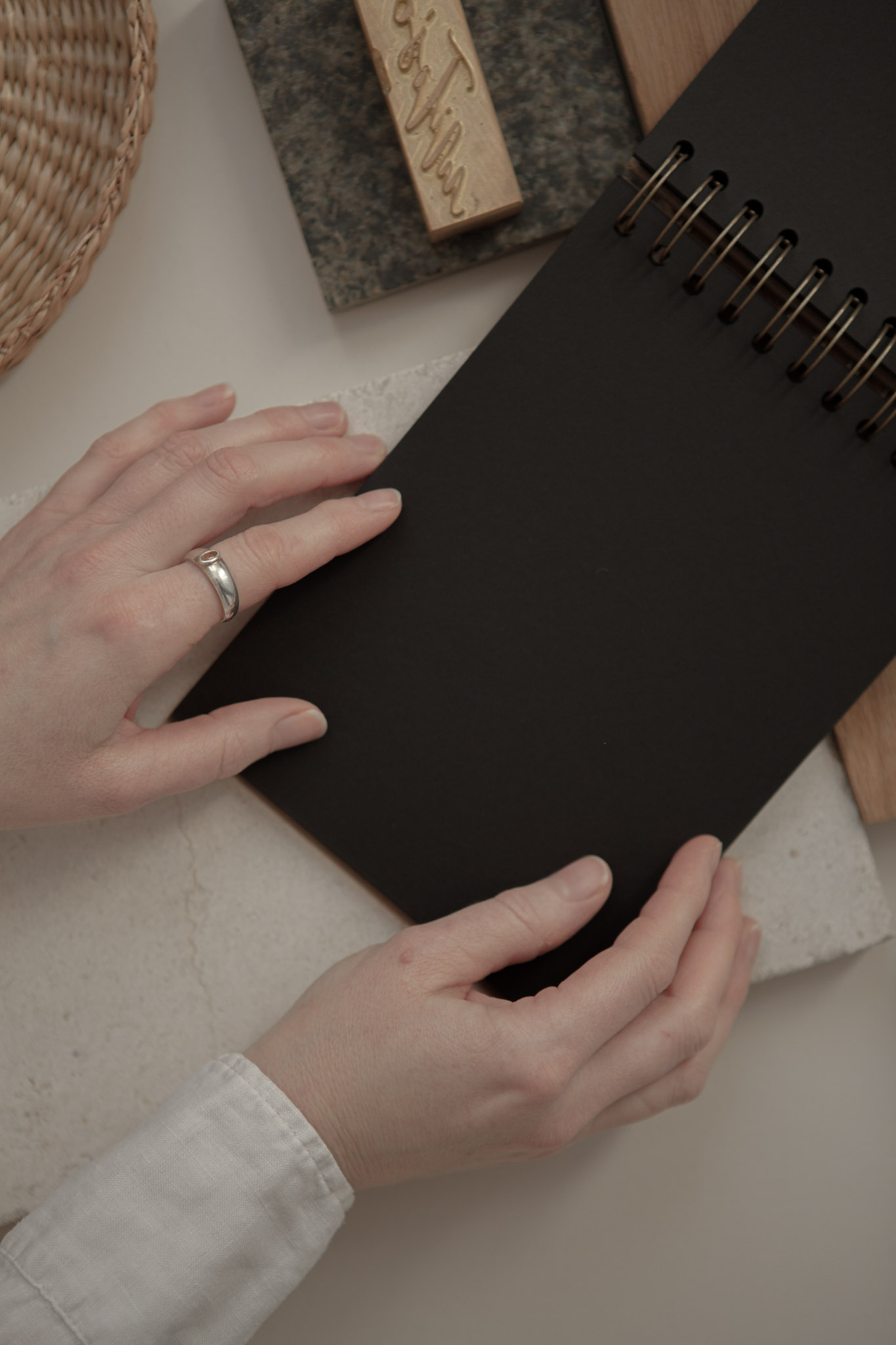 Album na spirali 20 x 15 cm sepia z symbolem MIŁOŚĆ