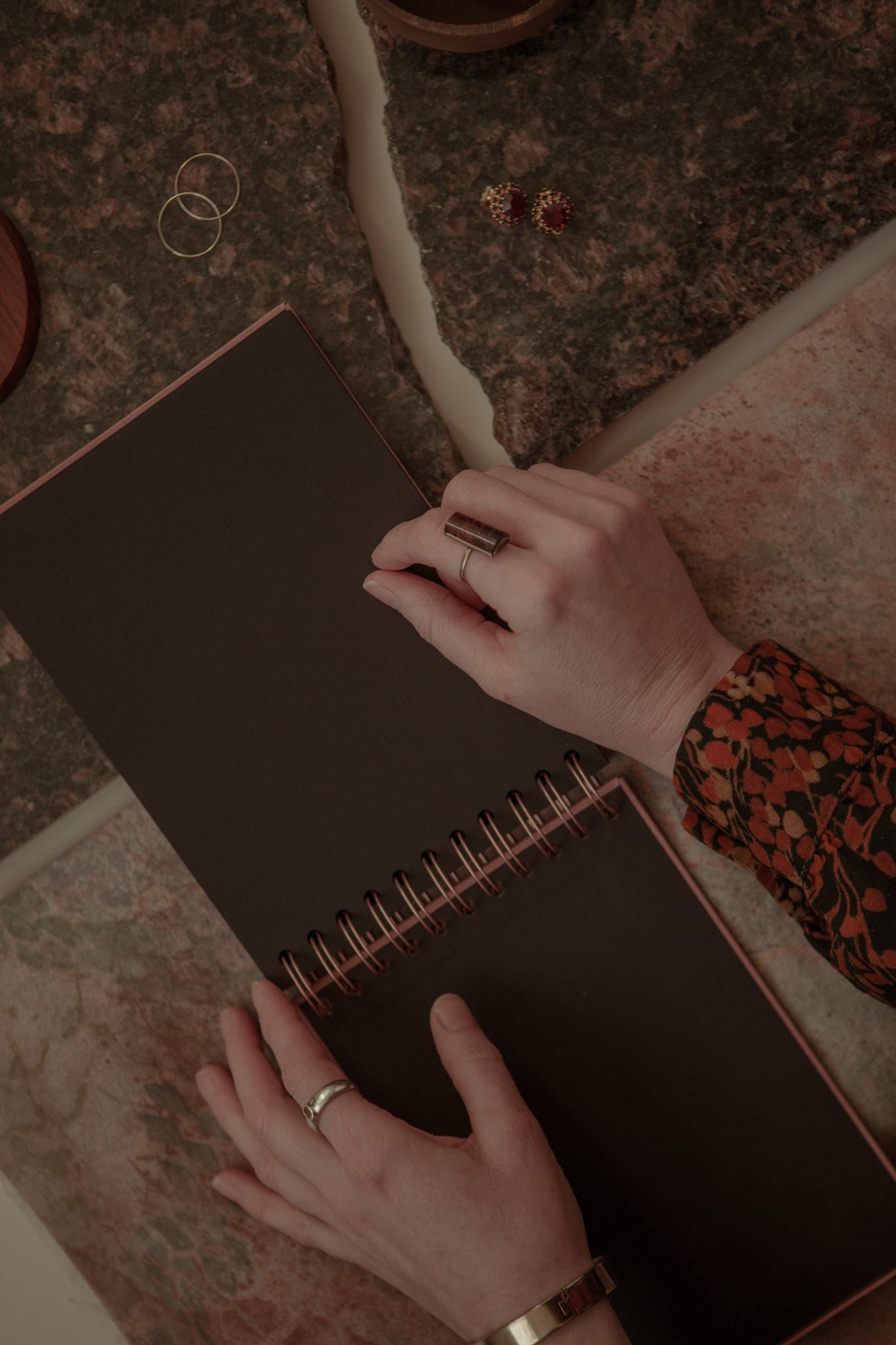 Album na spirali 20 x 15 cm woda różana z symbolem SERCE