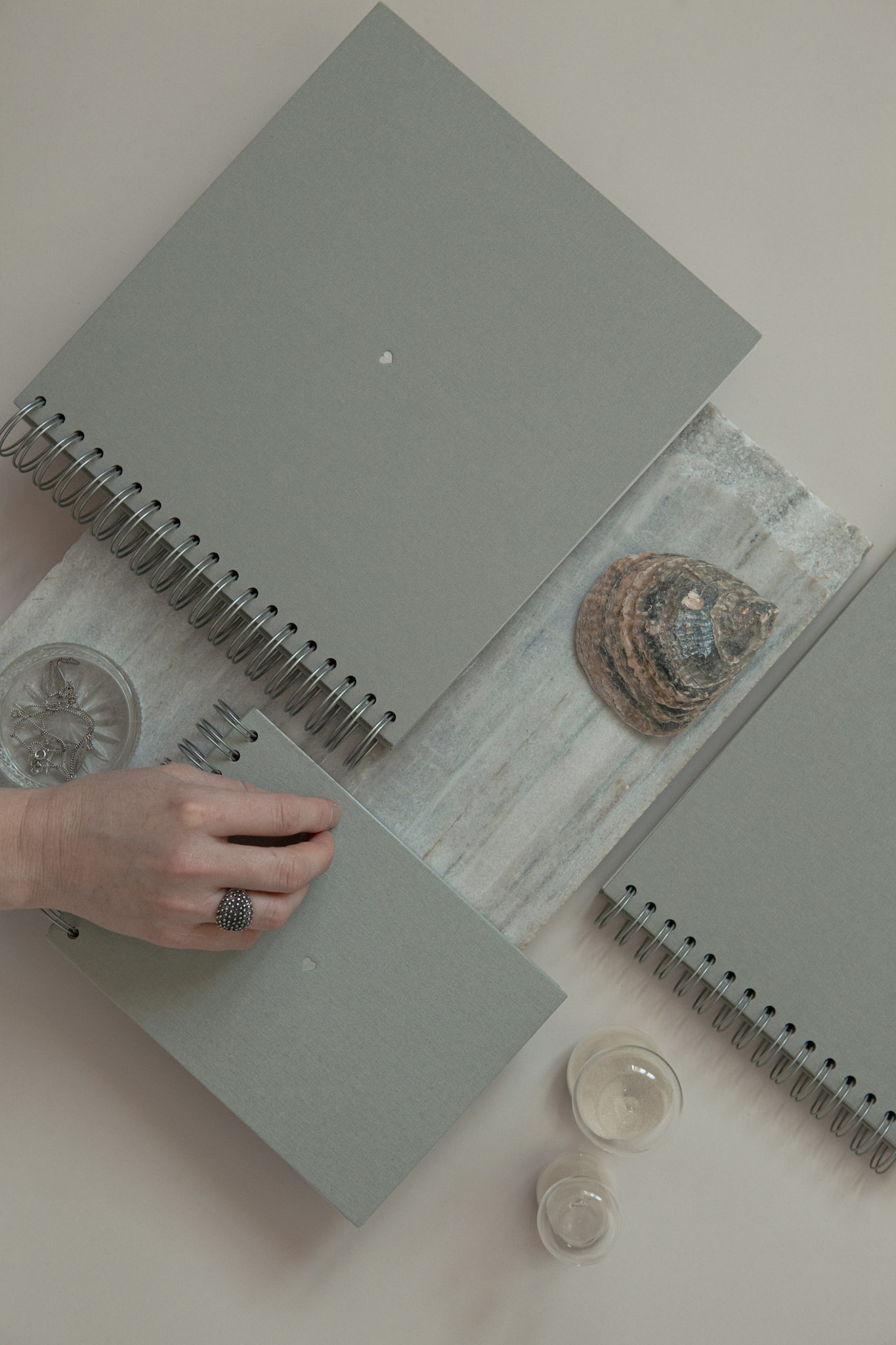 Album na spirali 26 x 25 cm góry z symbolem SERCE