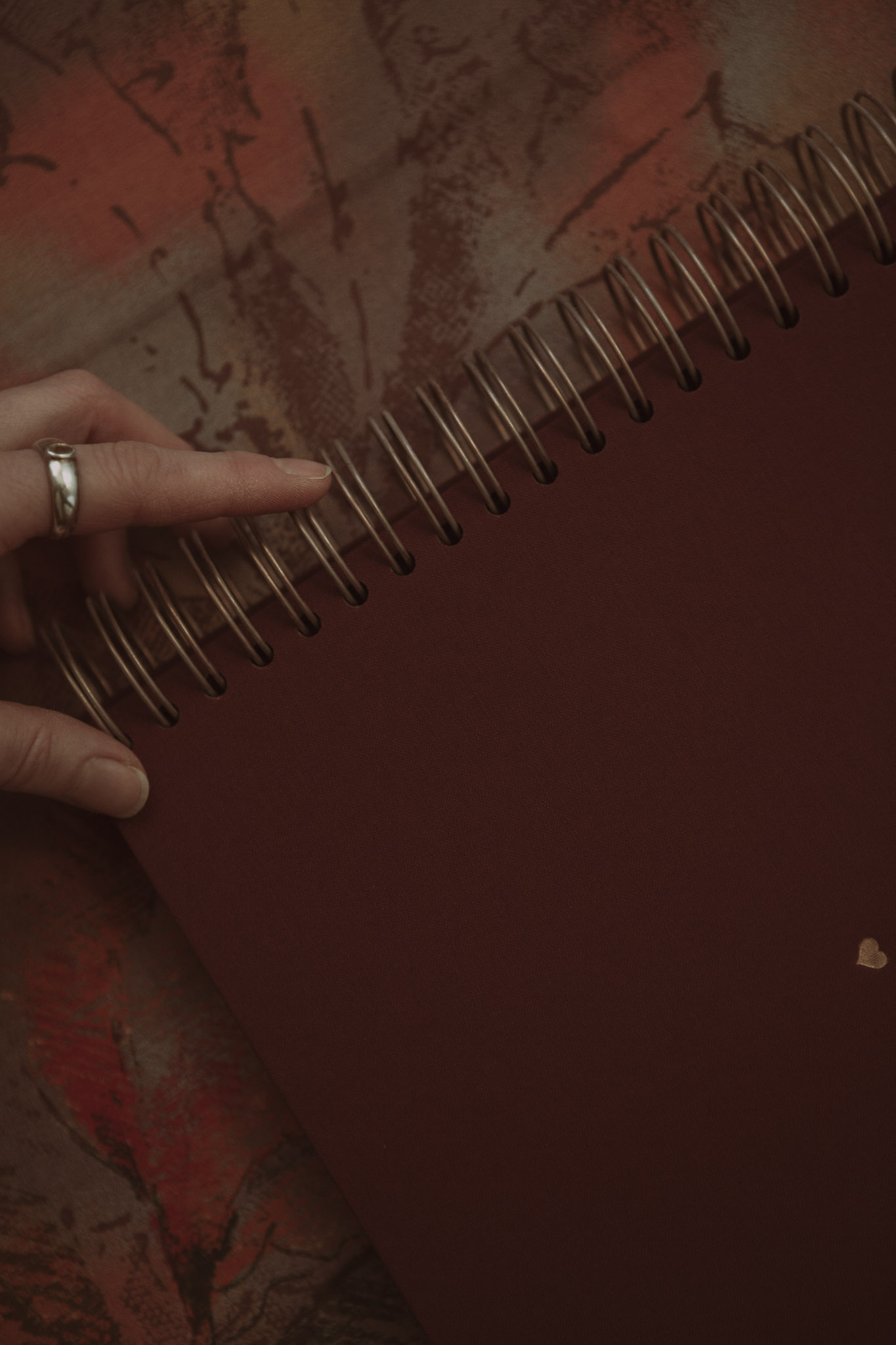 Album na spirali 26 x 25 cm wino z Bordeaux z symbolem SERCE