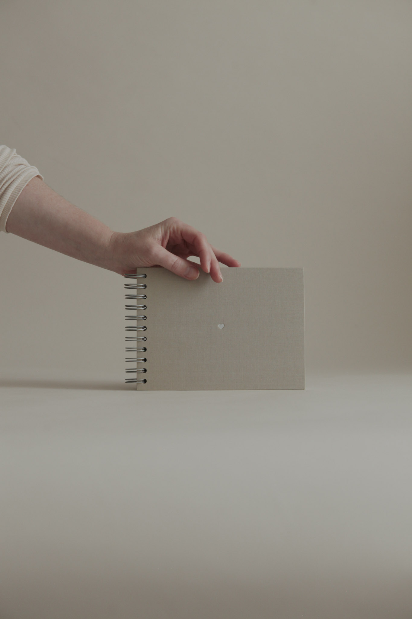 Album na spirali 20 x 15 cm łąka z symbolem SERCE