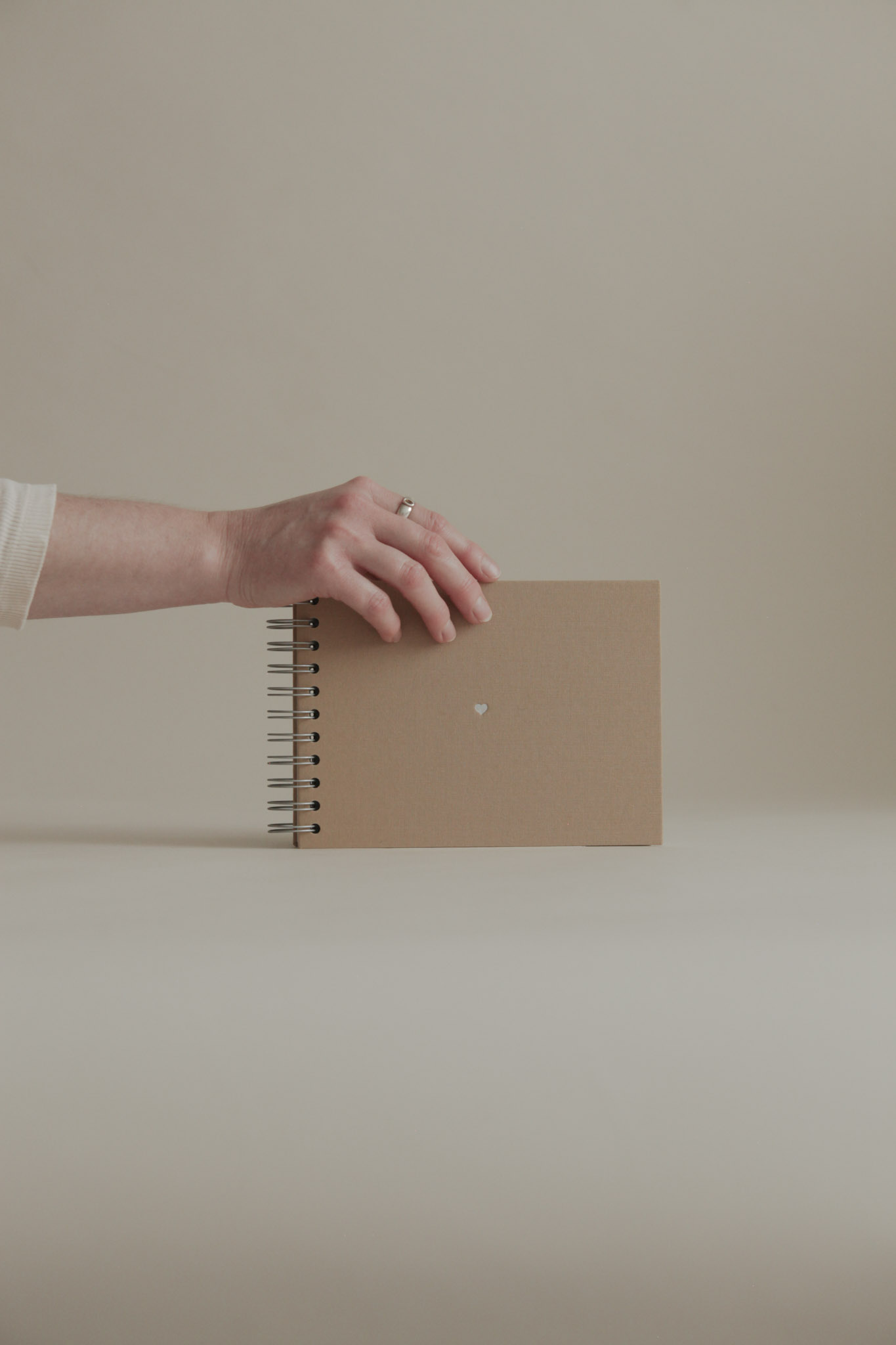 Album na spirali 20 x 15 cm plaża z symbolem SERCE