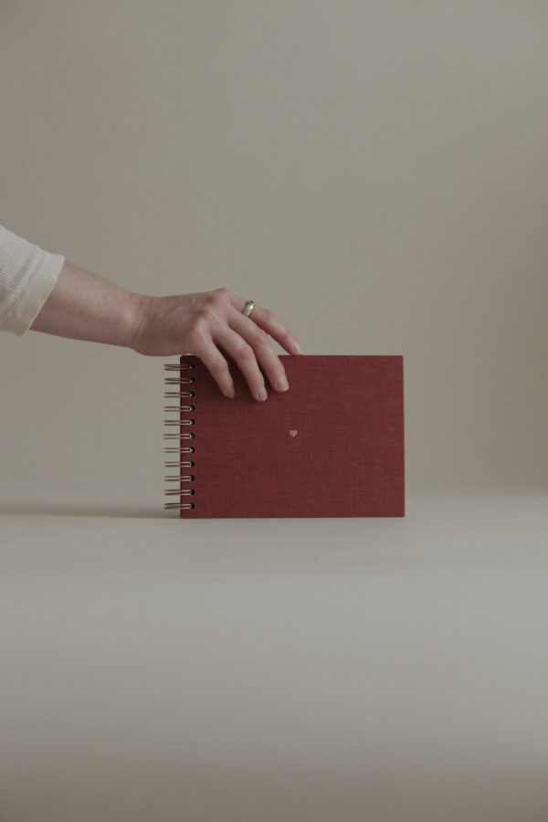 Album na spirali 20 x 15 cm konfitura jarzębinowa z symbolem SERCE