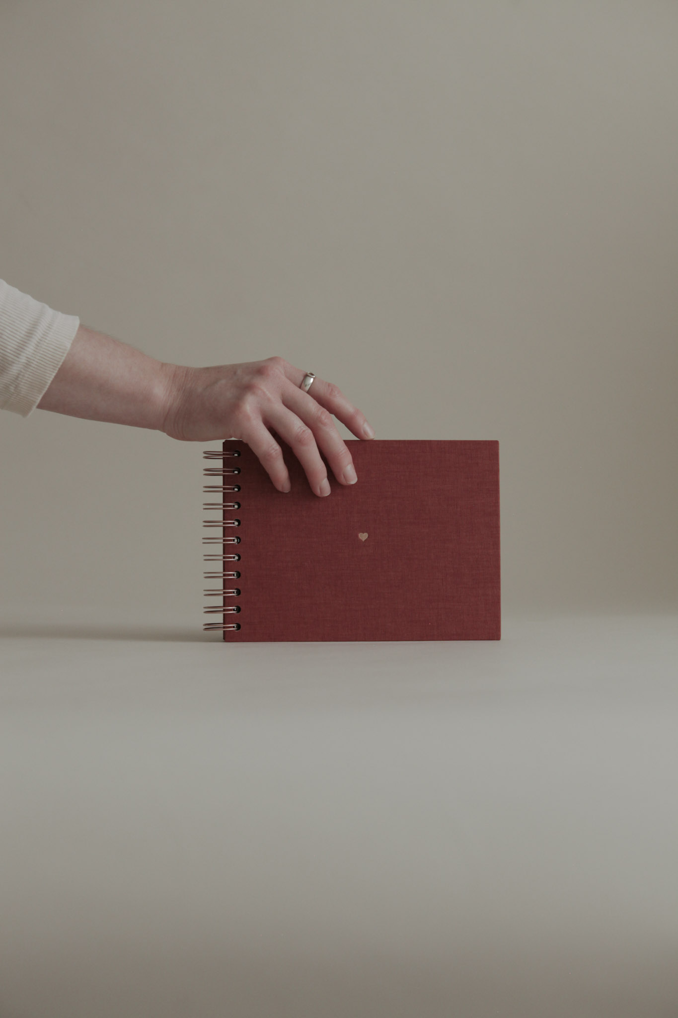 Album na spirali 20 x 15 cm konfitura jarzębinowa z symbolem SERCE