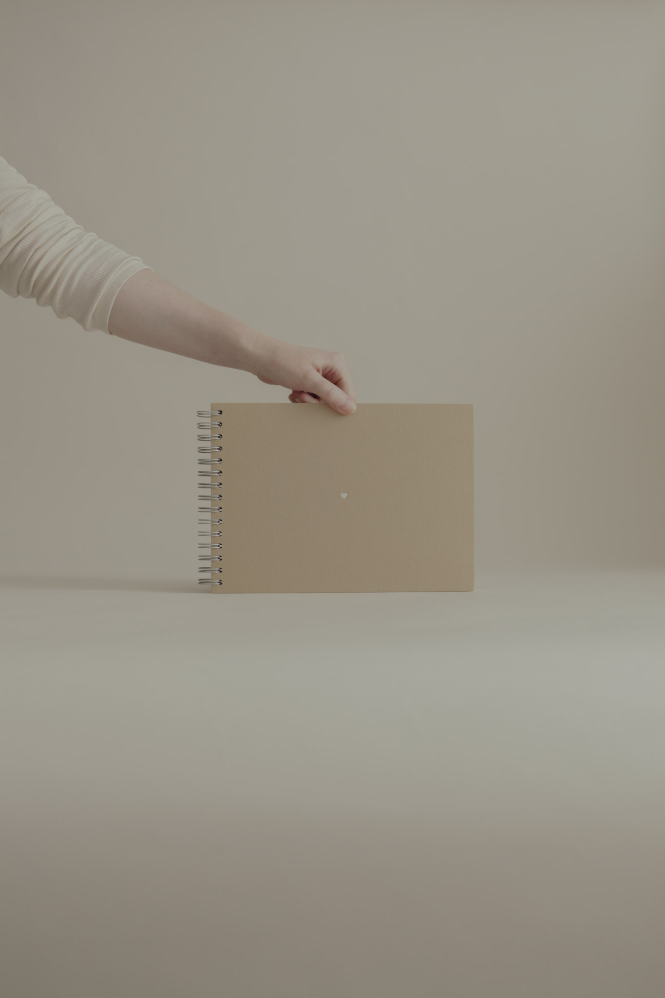 Album na spirali 28 x 20 cm plaża z symbolem SERCE