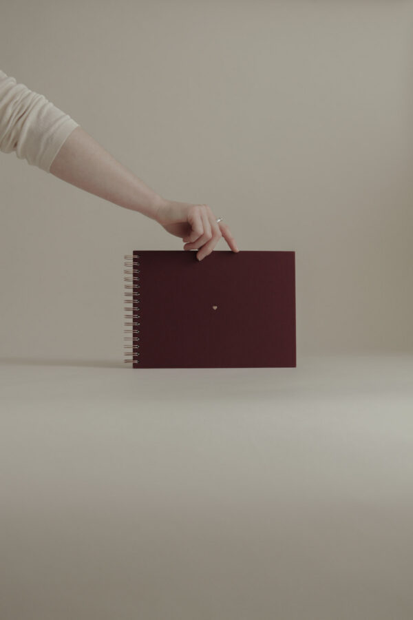 Album na spirali 28 x 20 cm wino z Bordeaux z symbolem SERCE