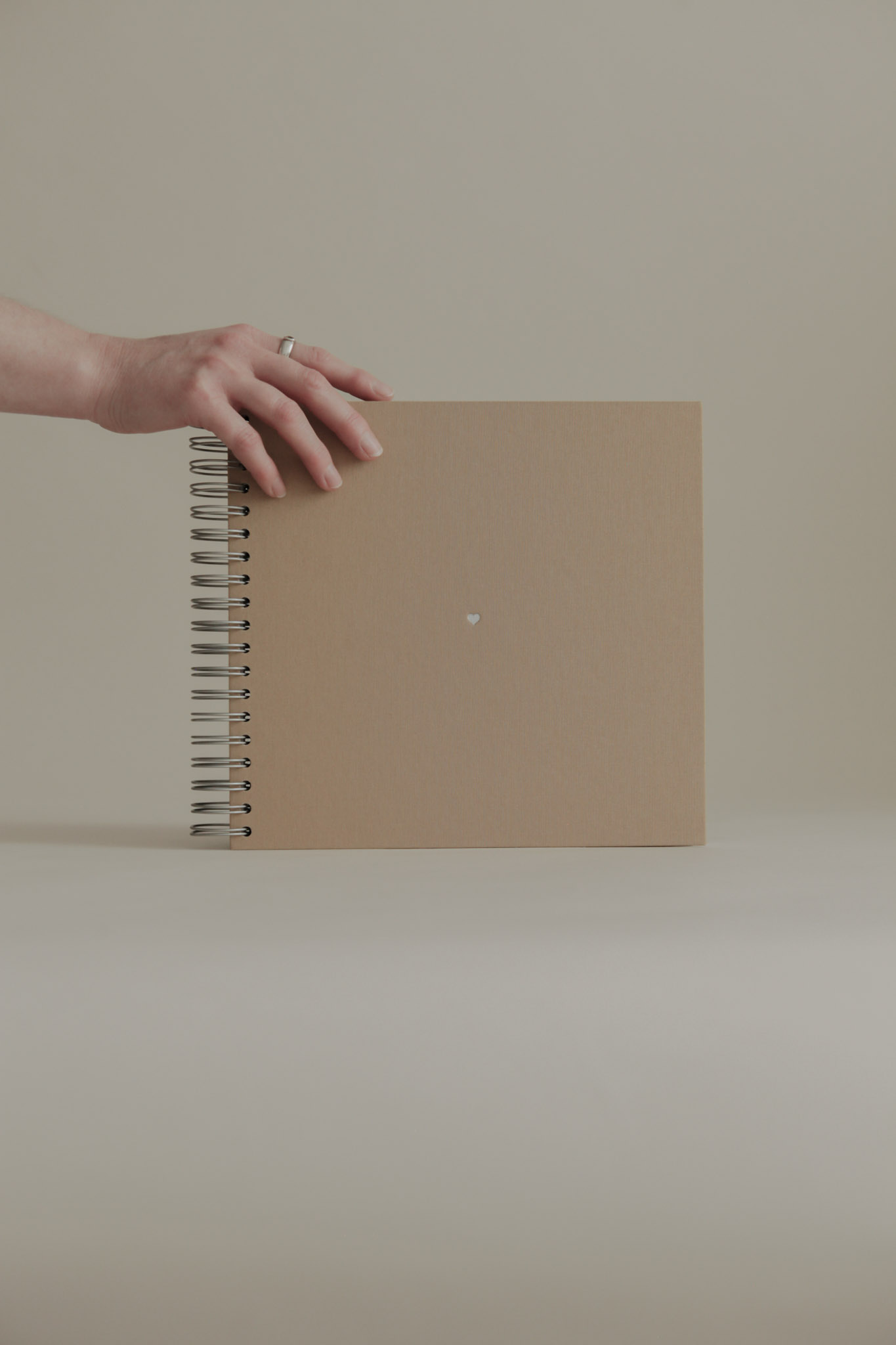 Album na spirali 26 x 25 cm plaża z symbolem SERCE