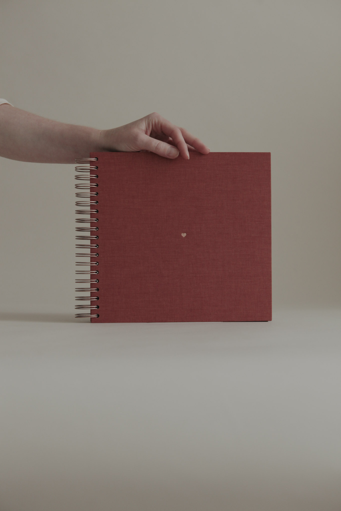 Album na spirali 26 x 25 cm konfitura jarzębinowa z symbolem SERCE